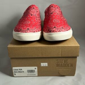 Steve Madden Coulter Red Multi